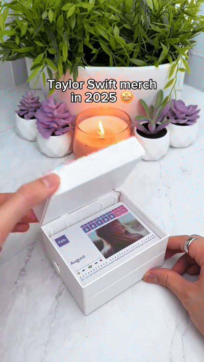 Taylor Swift Piano Calendar™